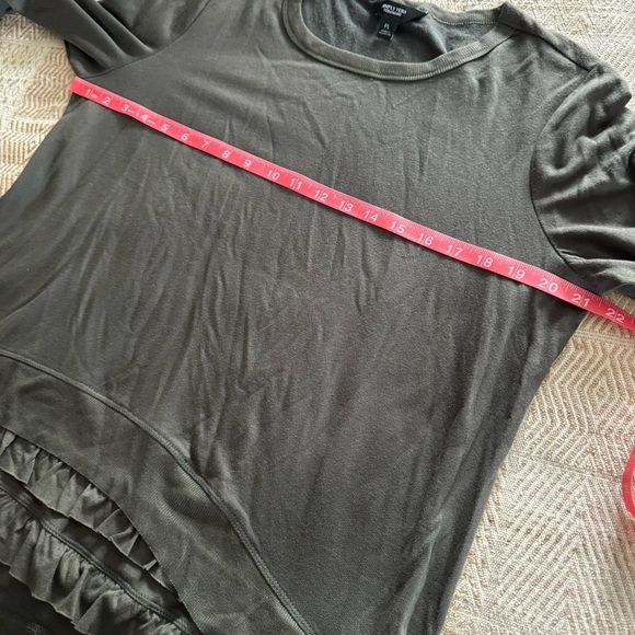 Simply Vera Wang Casual Ruffle Lightweight Sweatshirt Blouse - Picture 5 of 5